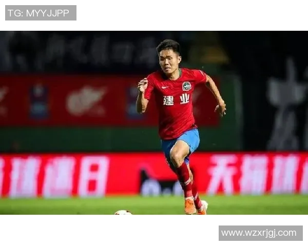 老王对足球明星的热爱有多深厚他的追星故事让人感动不已 老王对足球明星的热爱有多深厚他的追星故事让人感动不已